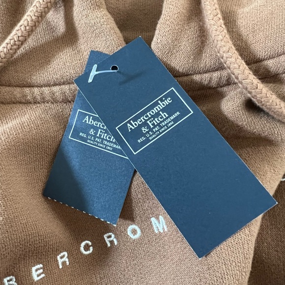 NWT Abercrombie & Fitch cropped hoodie - Picture 4 of 9